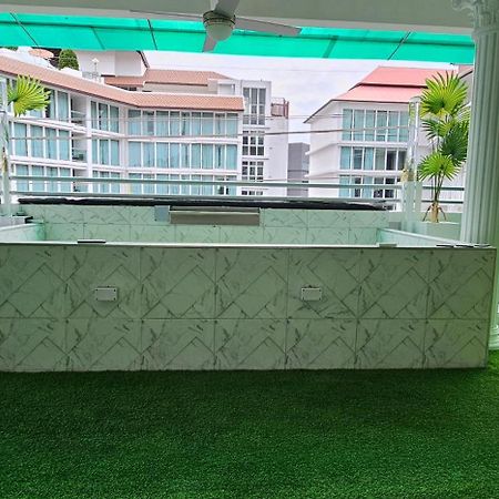 Xcess Residence Pattaya Esterno foto