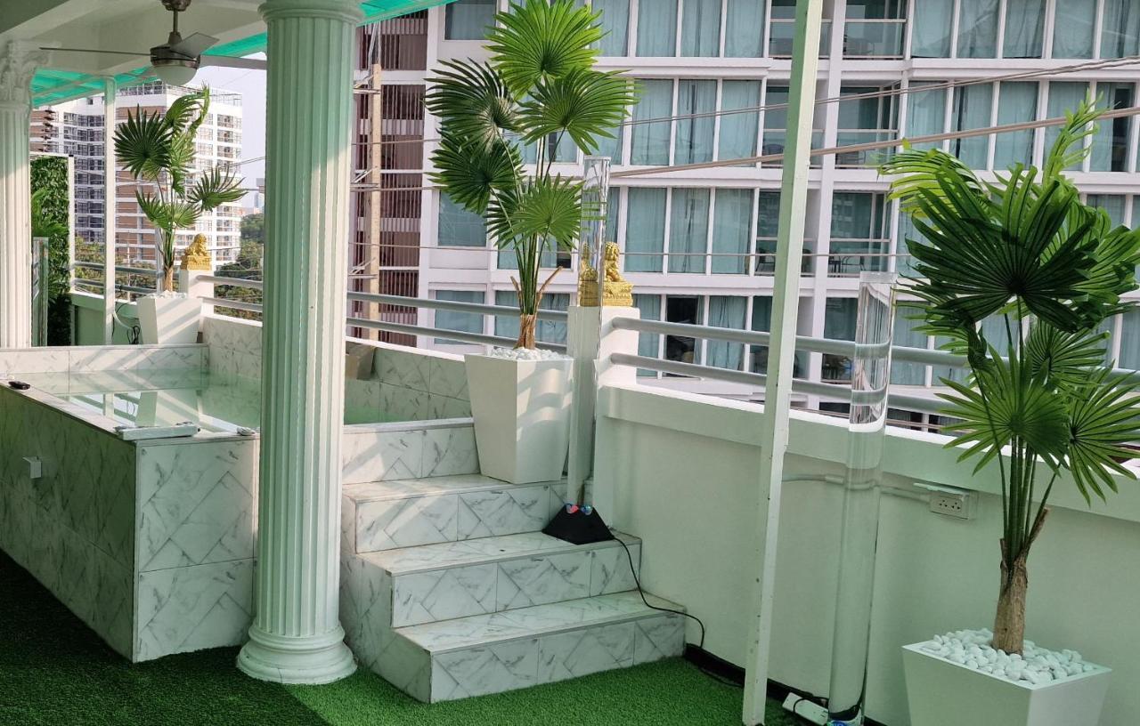 Xcess Residence Pattaya Esterno foto