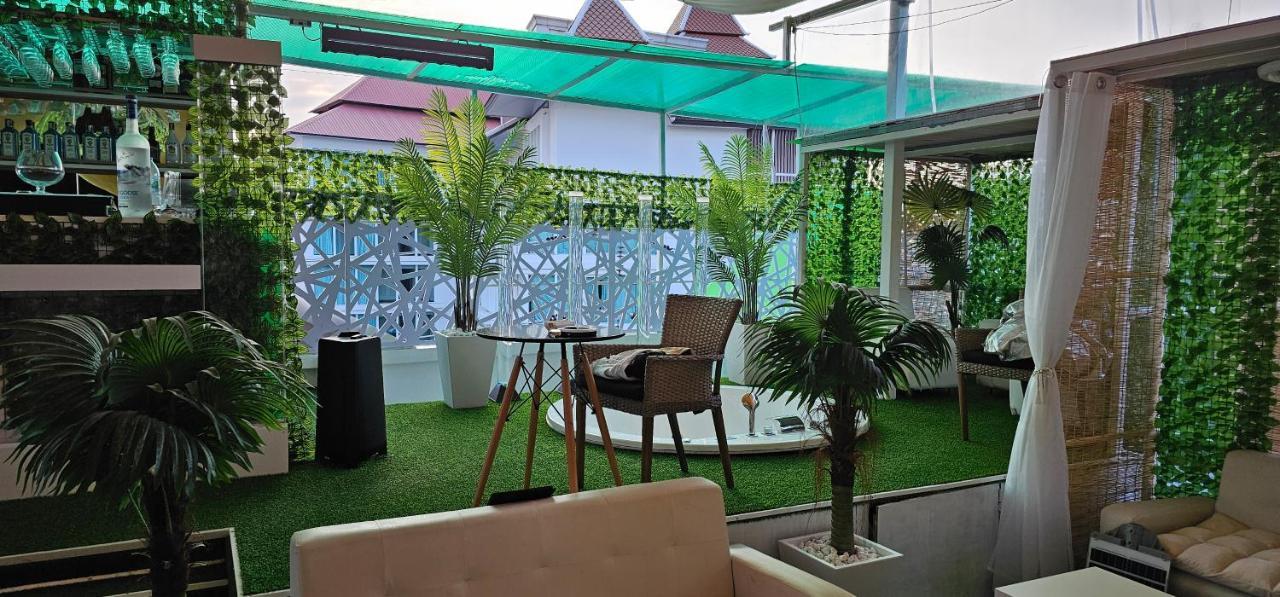 Xcess Residence Pattaya Esterno foto
