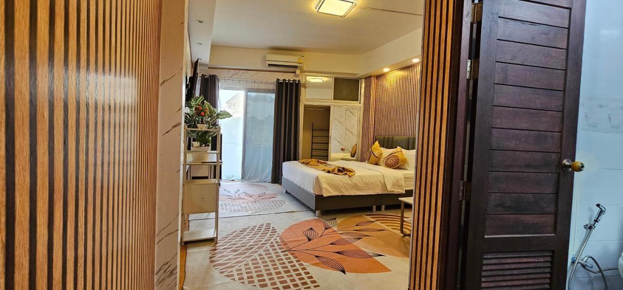 Xcess Residence Pattaya Esterno foto