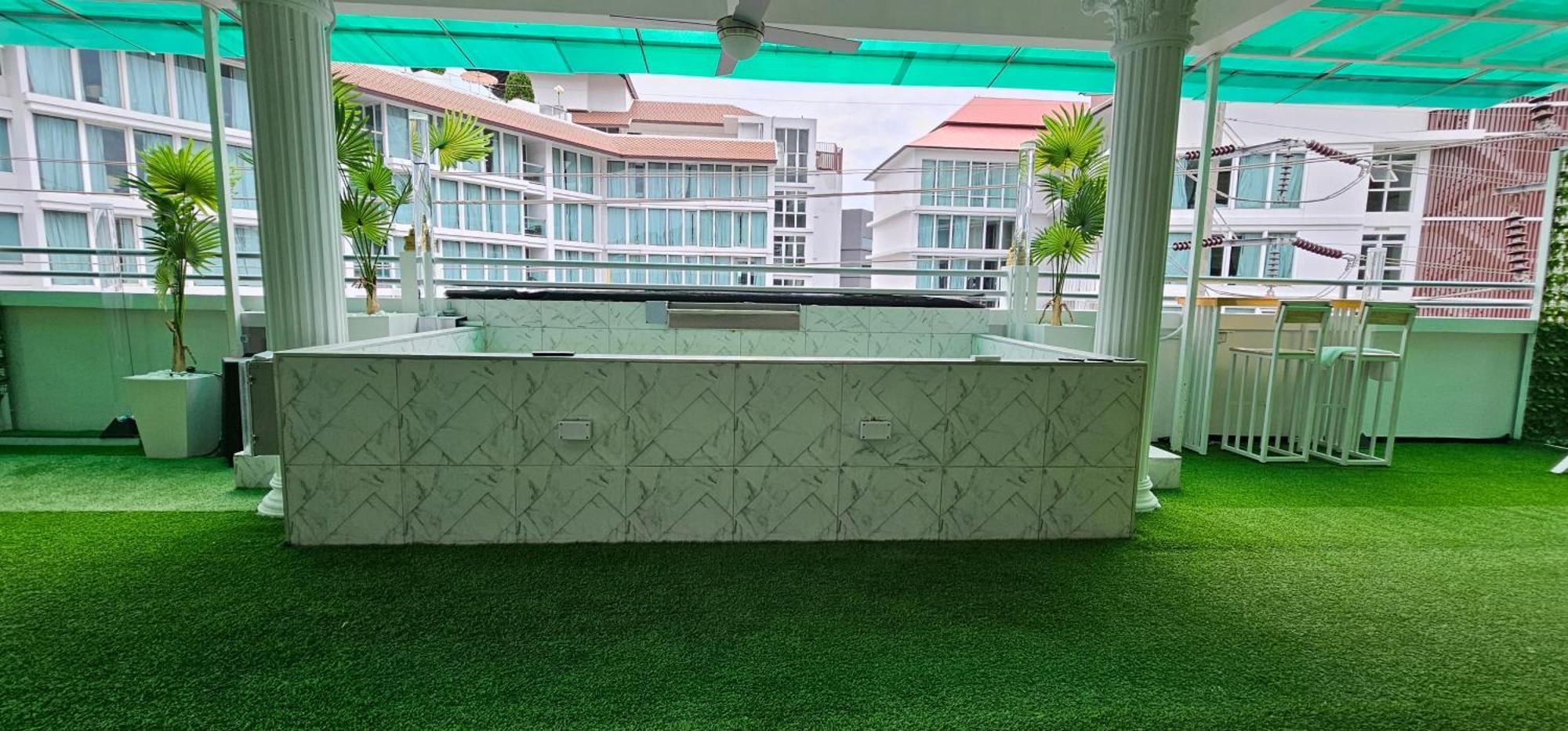 Xcess Residence Pattaya Esterno foto
