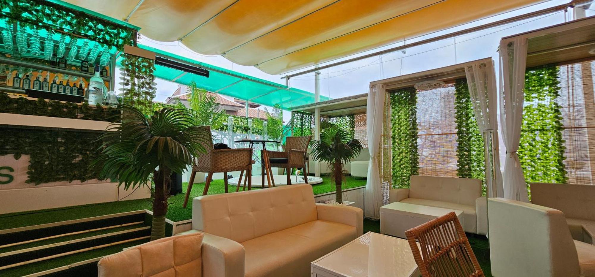 Xcess Residence Pattaya Esterno foto
