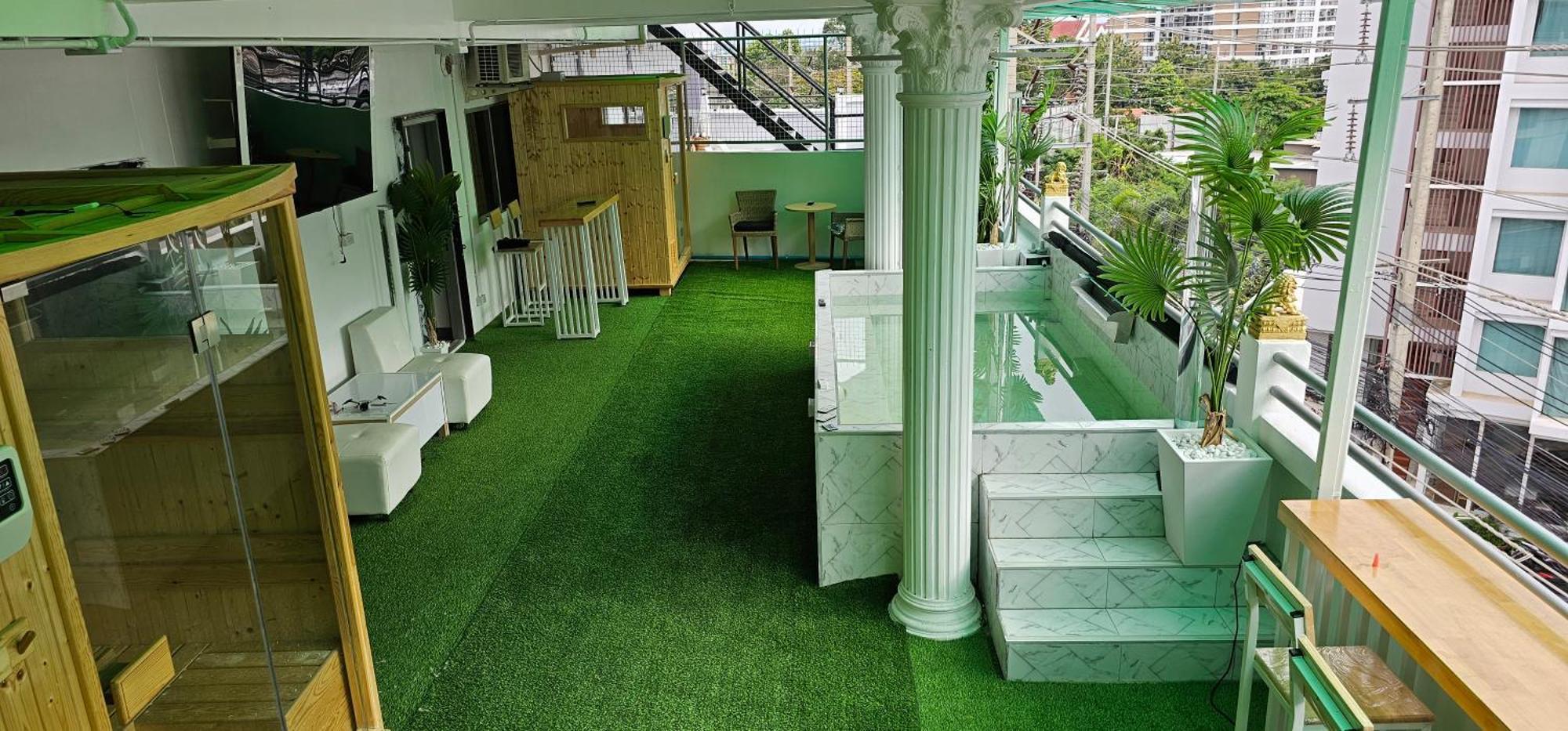Xcess Residence Pattaya Esterno foto